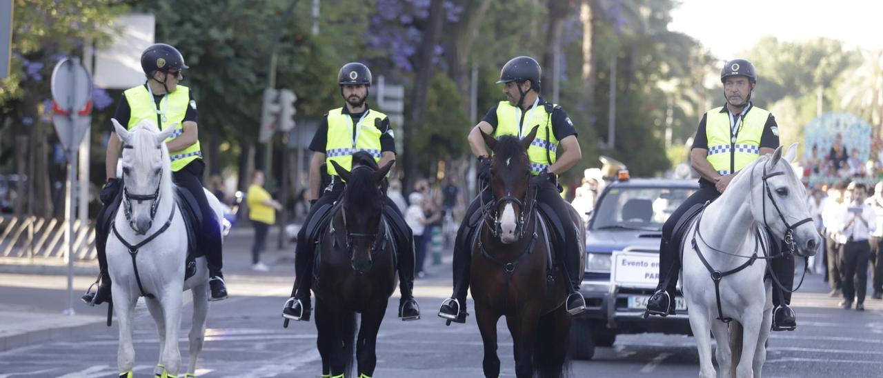 Policía Local de Córdoba a caballo, en una imagen de archivo.