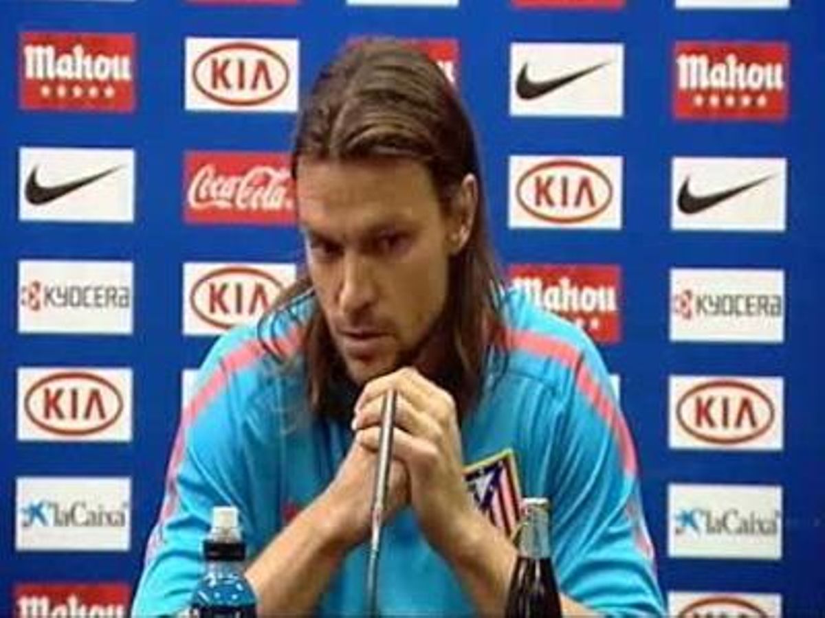 El defensa de l’Atlètic de Madrid Tomas Ujfalusi ha assegurat a la roda de premsa: Ho sento, volia demanar disculpes públicament perquè sincerament no va ser la meva intenció. Espero que es recuperi aviat.