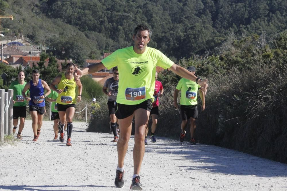 Roberto Riobó y Beatriz Fernández triunfan en la media maratón de la Costa da Vela