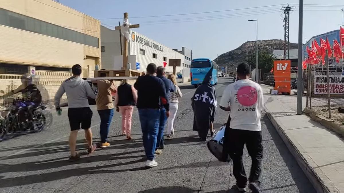 Ensayos de la protesta a las puertas de la ITV de la capital provincial.