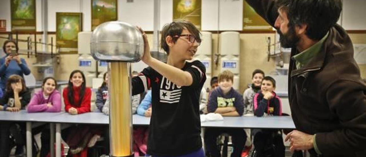 La ciencia llega a los colegios