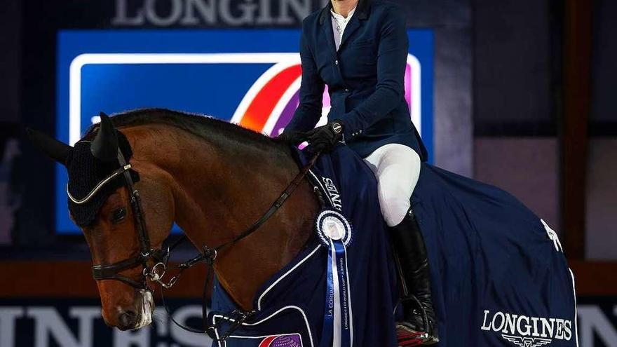 Edwina Tops-Alexander, con &#039;California&#039;, tras el triunfo.