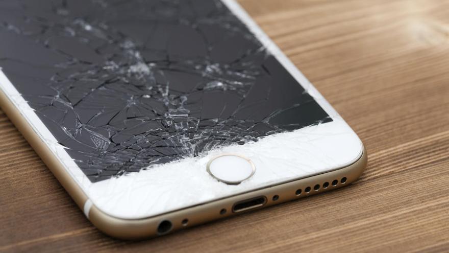 La rotura de la pantalla del móvil, un riesgo que afecta a todos.
