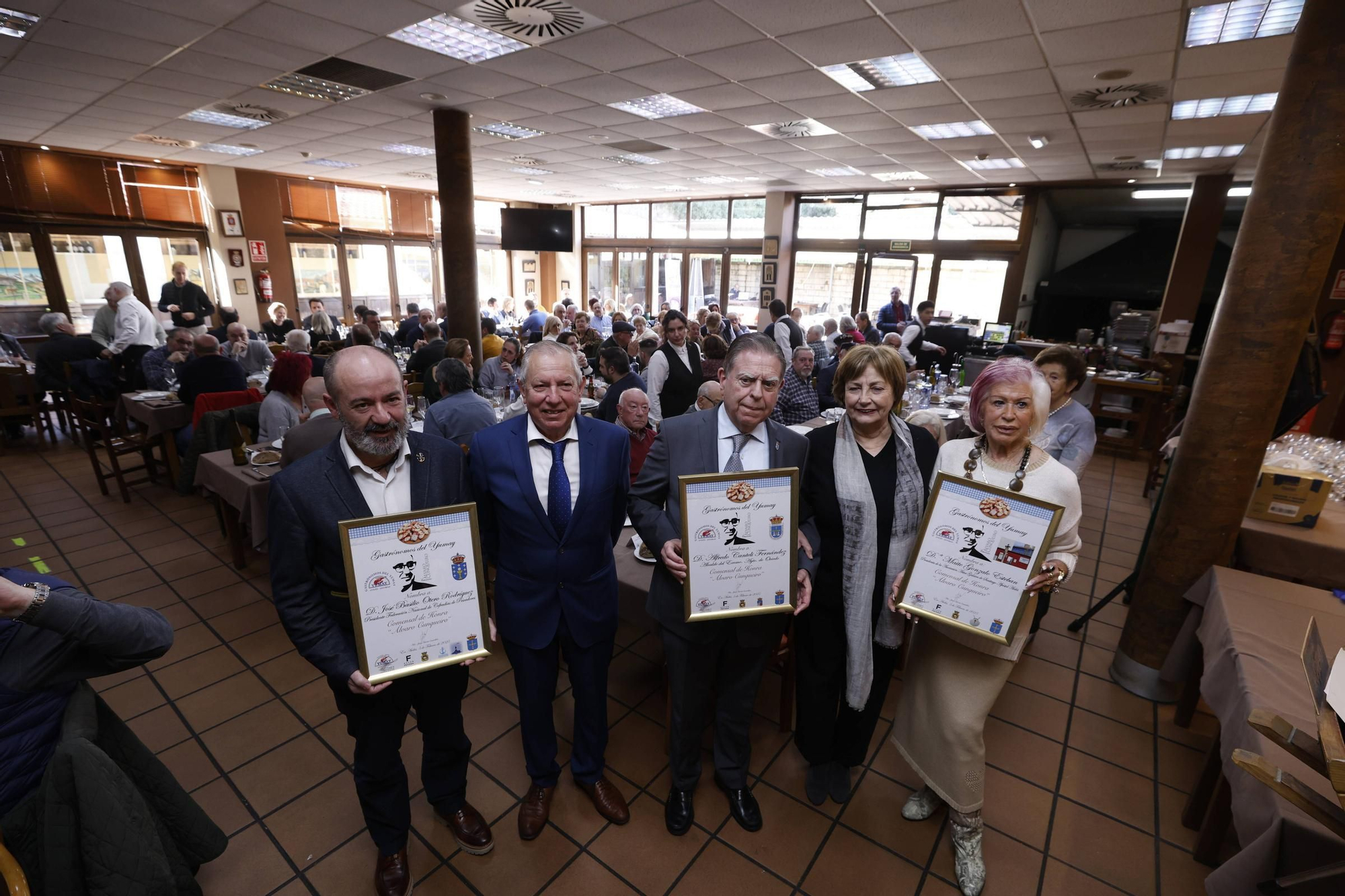 EN IMÁGENES: Así ha sido la entrega de los premios "Comensales de Honra Álvaro Cunqueiro"  de los Gastrónomos del Yumay