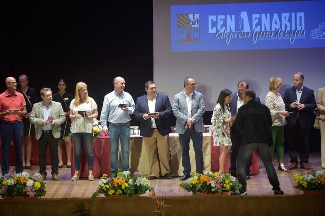 ACTO EN EL COLEGIO SAN IGNACIO DE LOYOLA