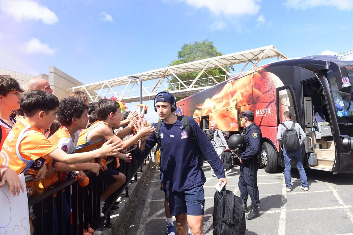 Recibimiento al Leyma antes de la final por el ascenso ante Estudiantes
