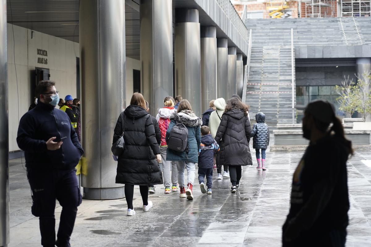 Plaza interior del centro de acogida de refugiados ucranianos del Ministerio de Inclusión en Pozuelo (Madrid