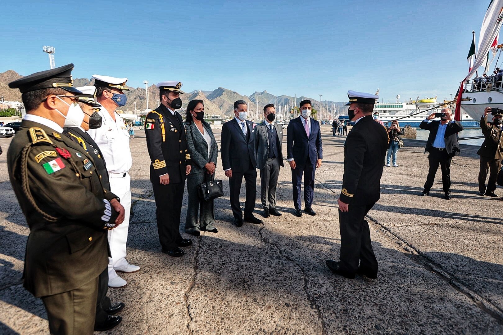 Llegada al Puerto de Santa Cruz del buque escuela mejicano Cuauhtémoc