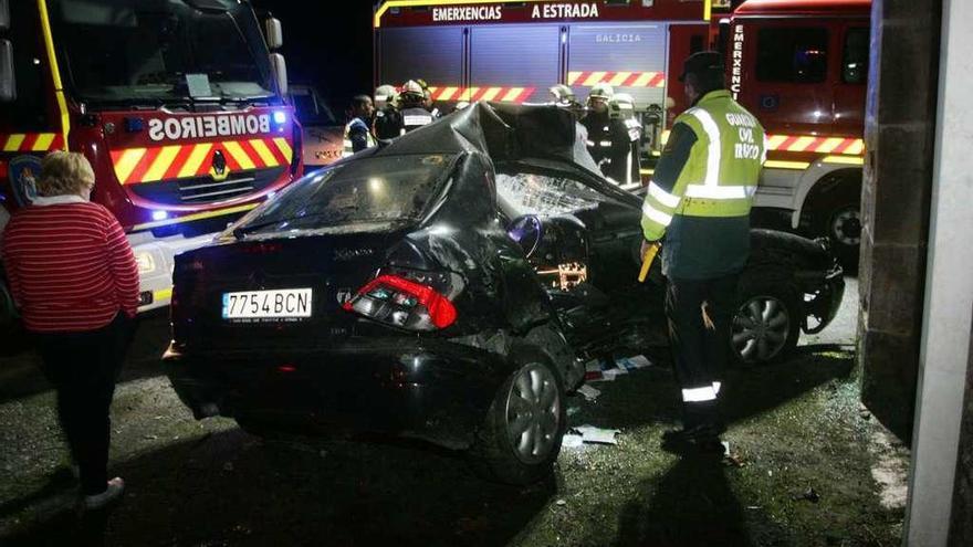 Dos jóvenes que iban de copilotos mueren en sendos accidentes de tráfico en A Estrada y Vilagarcía