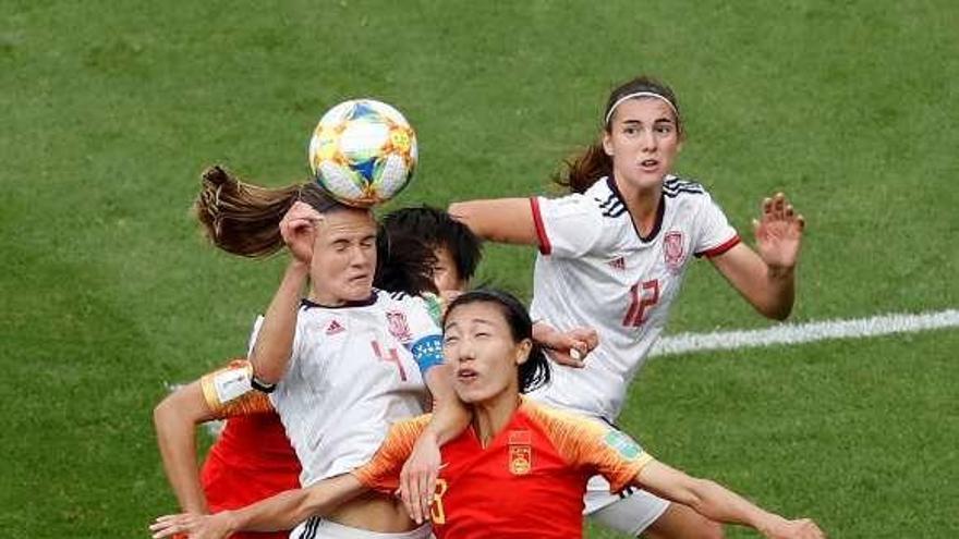 Un momento del encuentro de ayer entre España y China. // Efe