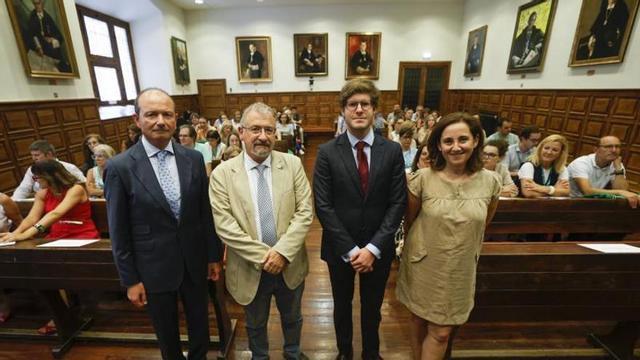 Un momento de la inauguración del curso. Por la izquierda, Alejandro Huergo, Jesús Marrodan, Diego R. Cembellín y Telma Ruiz de la Peña.
