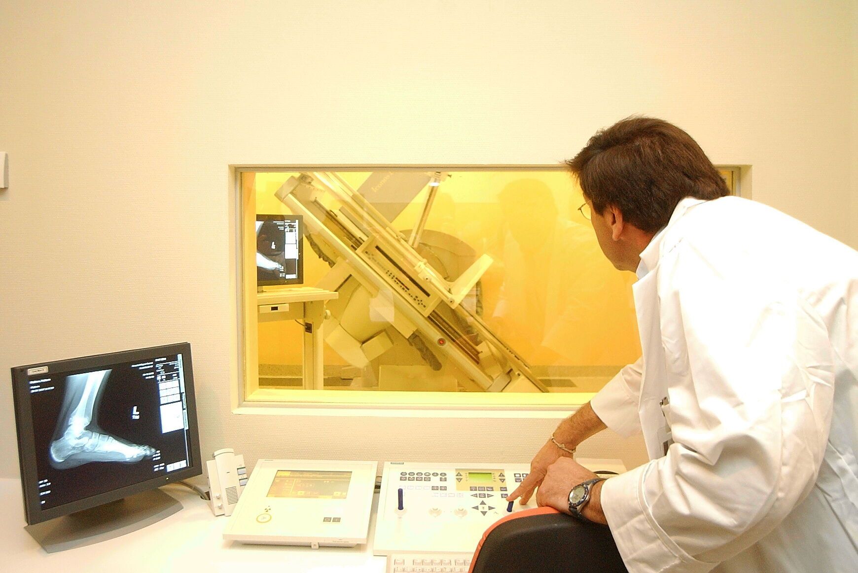 En imágenes | Así es el nuevo telemando radiológico 'de la Nasa' del hospital materno-infantil de Zaragoza