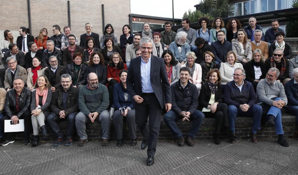 Emilio Fernández presenta su candidatura