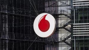 El fondo británico Zegona negocia con Vodafone la compra de su filial en España