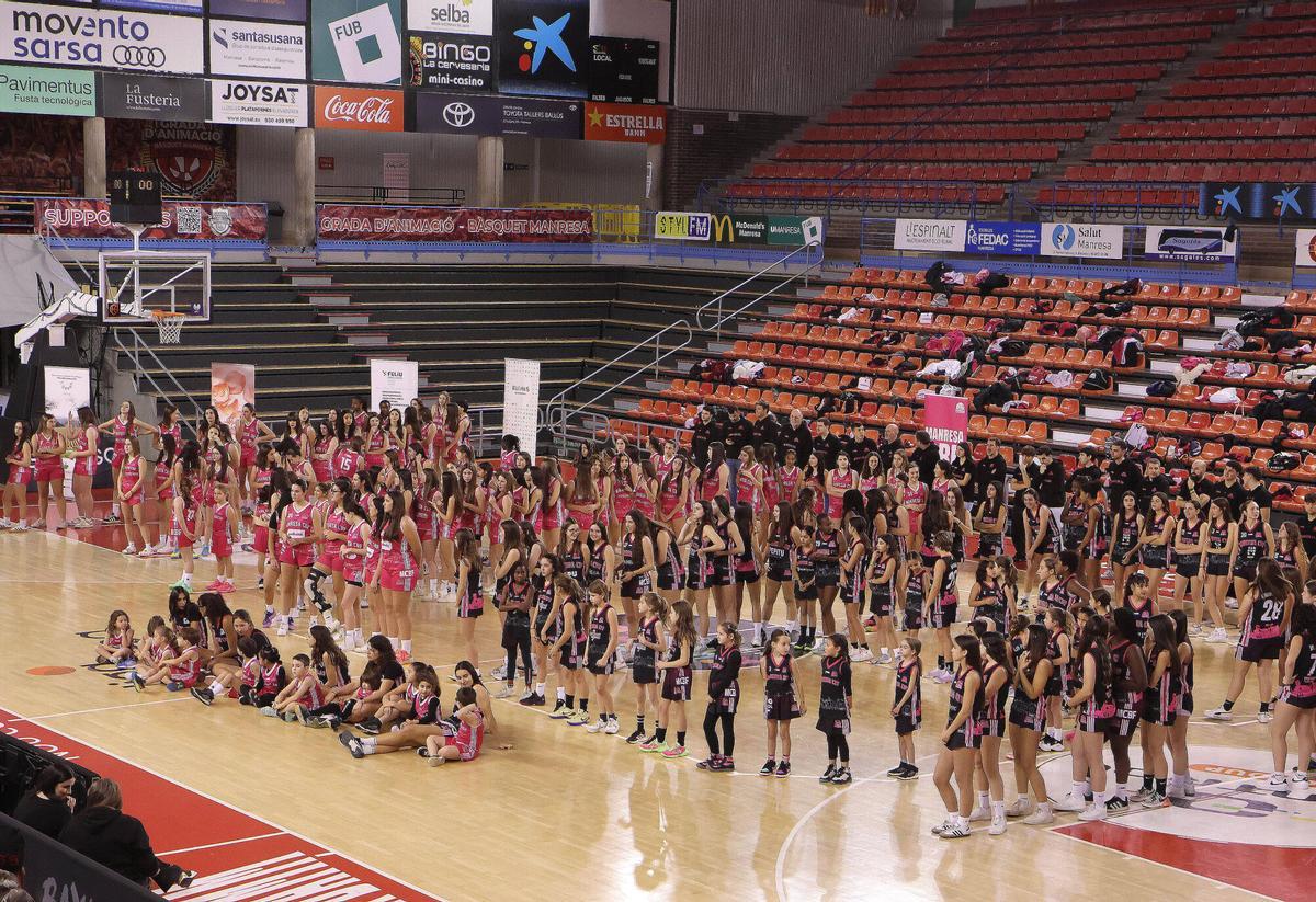 Imatges de la presentació del Manresa Club Bàsquet Femení Imatges de la presentació del Manresa Club Bàsquet Femení