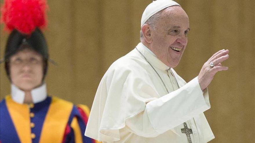 El Papa dice que pagar por misas y bautizos es un escándalo