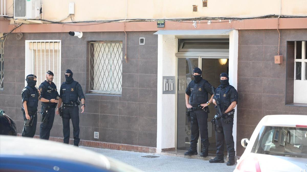 zentauroepp44709627 cornella de llobregat 20 08 2018 miembros los mossos cust180820103147 zentauroepp44709627 cornella de llobregat 20 08 2018 miembros los mossos cust180820103147