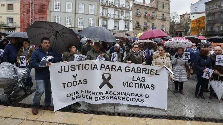 La pancarta de la cabecera de la manifestación, ayer, en el Parche.