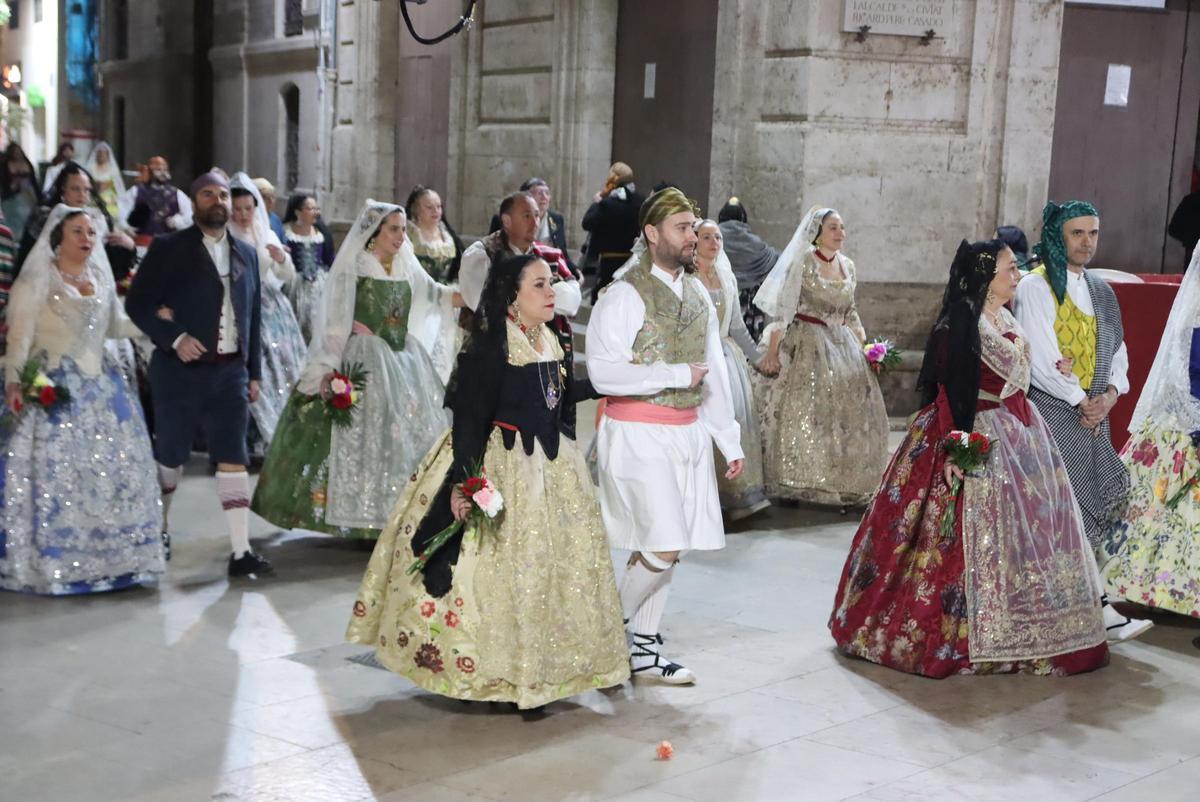 Todas las fotos de la ofrenda del 18 de marzo por la calle San Vicente hasta la 23:30 horas Todas las fotos de la ofrenda del 18 de marzo por la calle San Vicente hasta la 23:30 horas