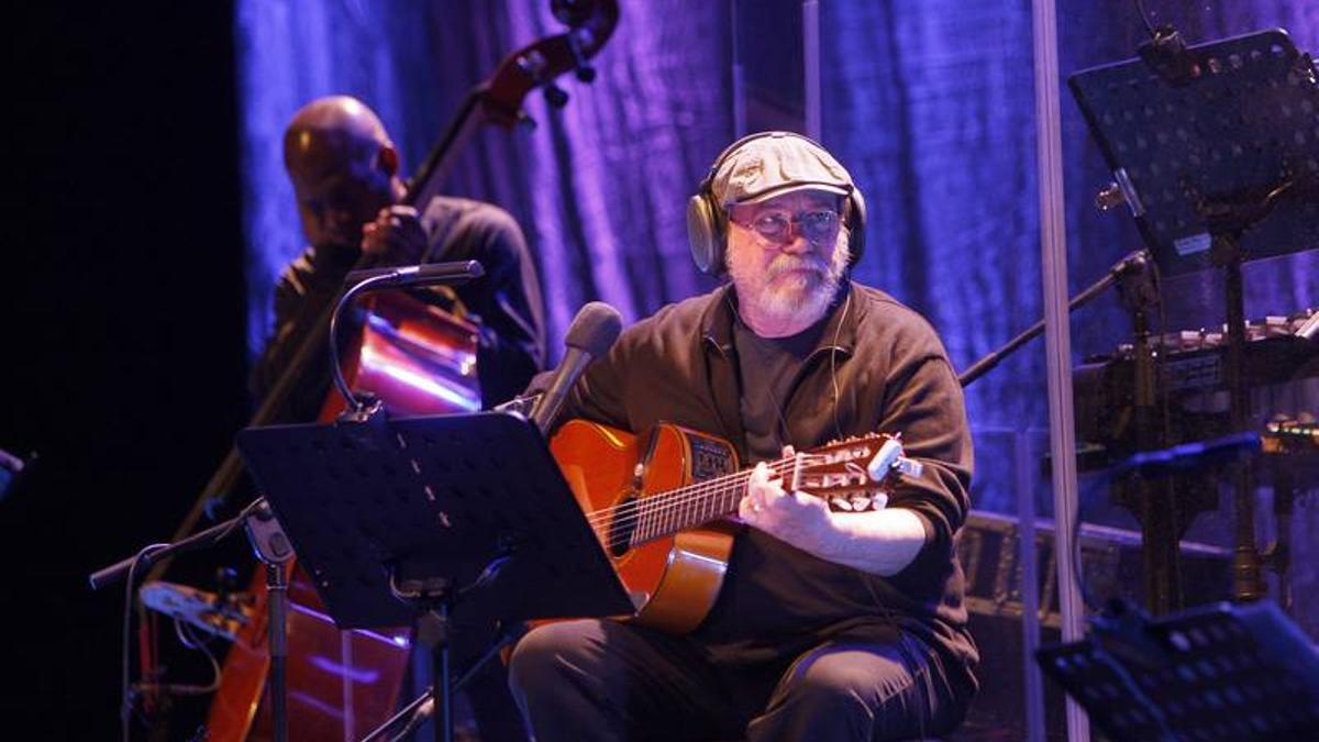 Silvio Rodríguez en 2016 en el concierto que dio en Zaragoza.