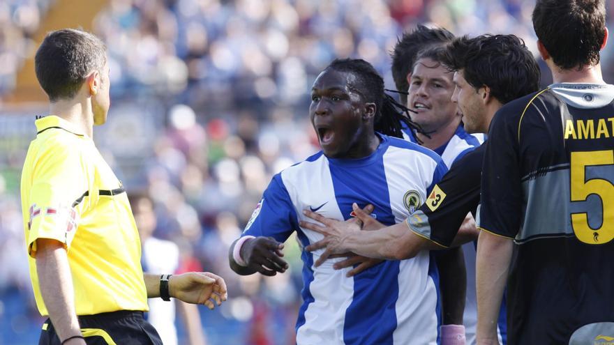 Drenthe: &quot;En un partido con el Hércules, Messi me llamó negro de mierda&quot;