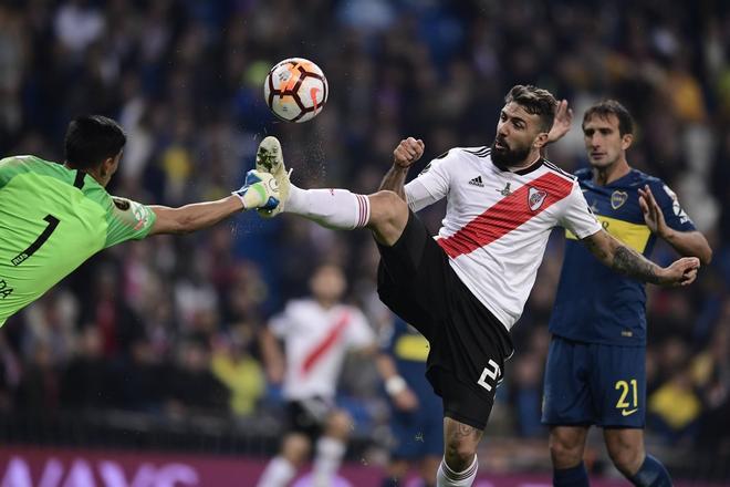 River pidió un posible penalti de Andrada