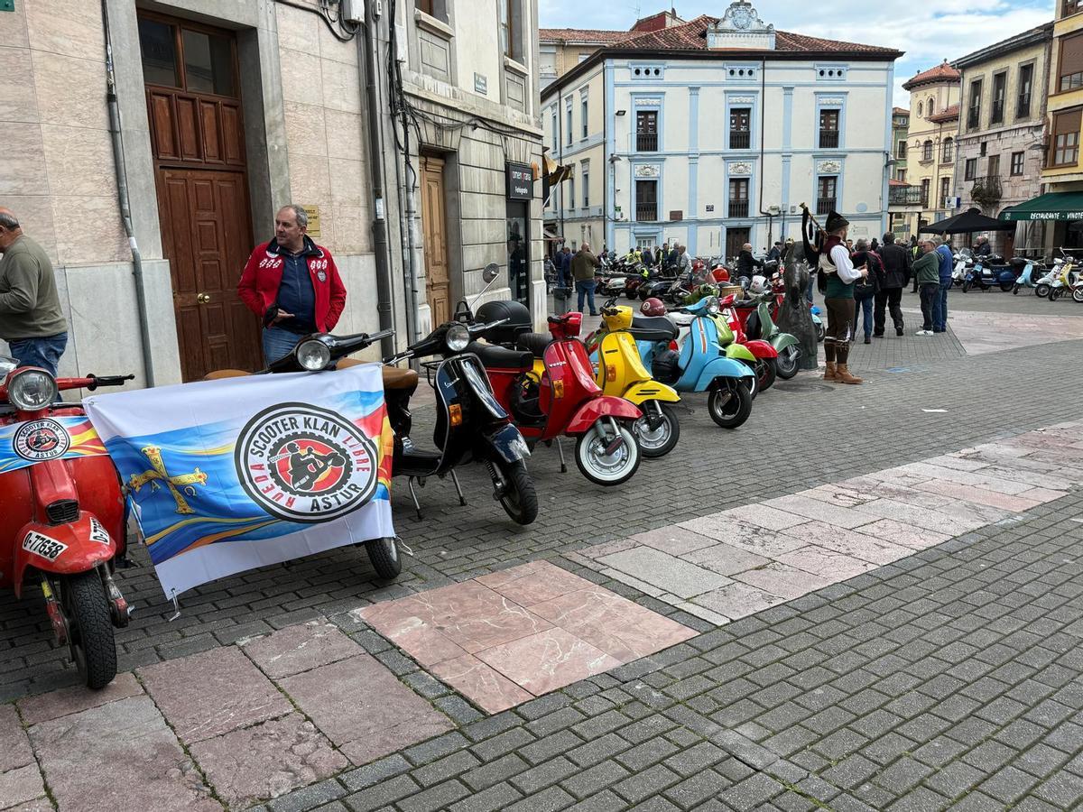 La concentración de vespas y lambrettas de Grado, en imágenes La concentración de vespas y lambrettas de Grado, en imágenes