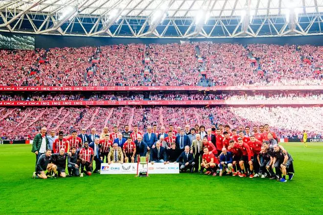 Vídeo | Así ha sido el pasillo del Villarreal al Athletic, campeón de la Copa del Rey