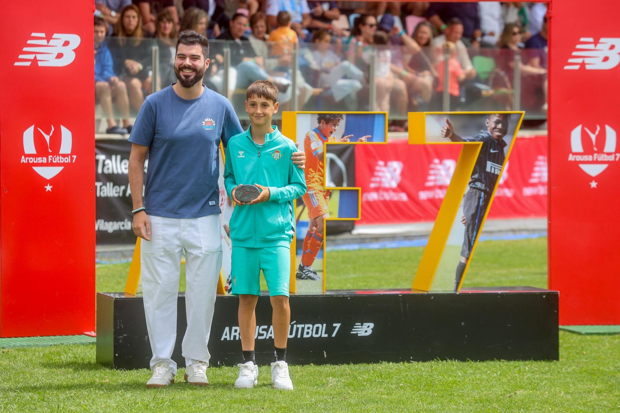 El Porto se lleva el primer título de Arousa Fútbol 7 a Portugal