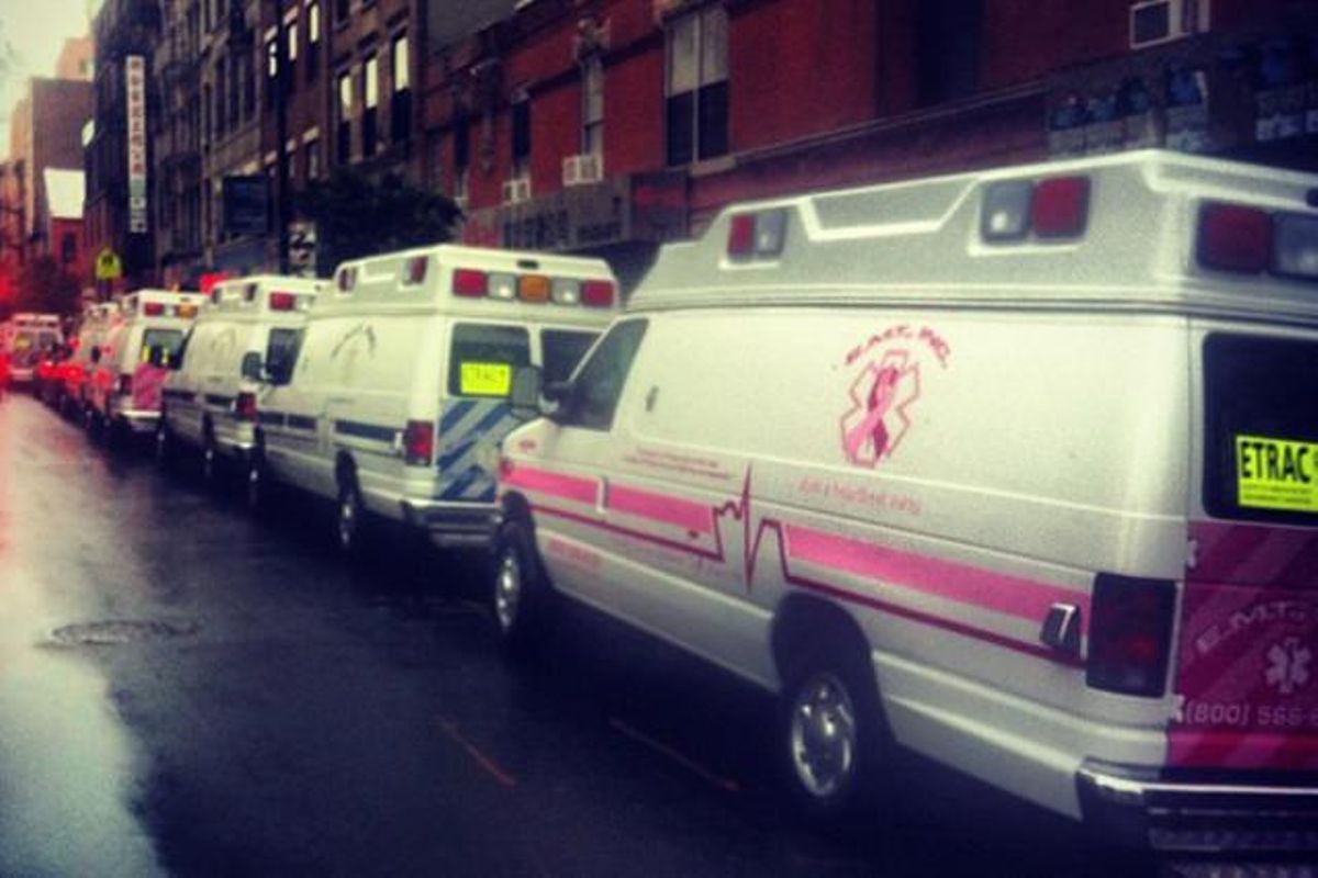 idoyany: #sandy Vehicles d’emergència, preparats. Molts porten adhesius de Homeland Security i Ohio.