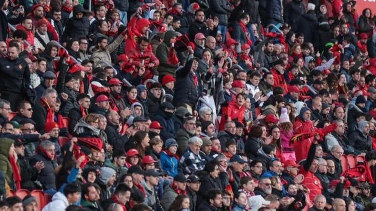 Aficionados del RCD Mallorca en Son Moix.