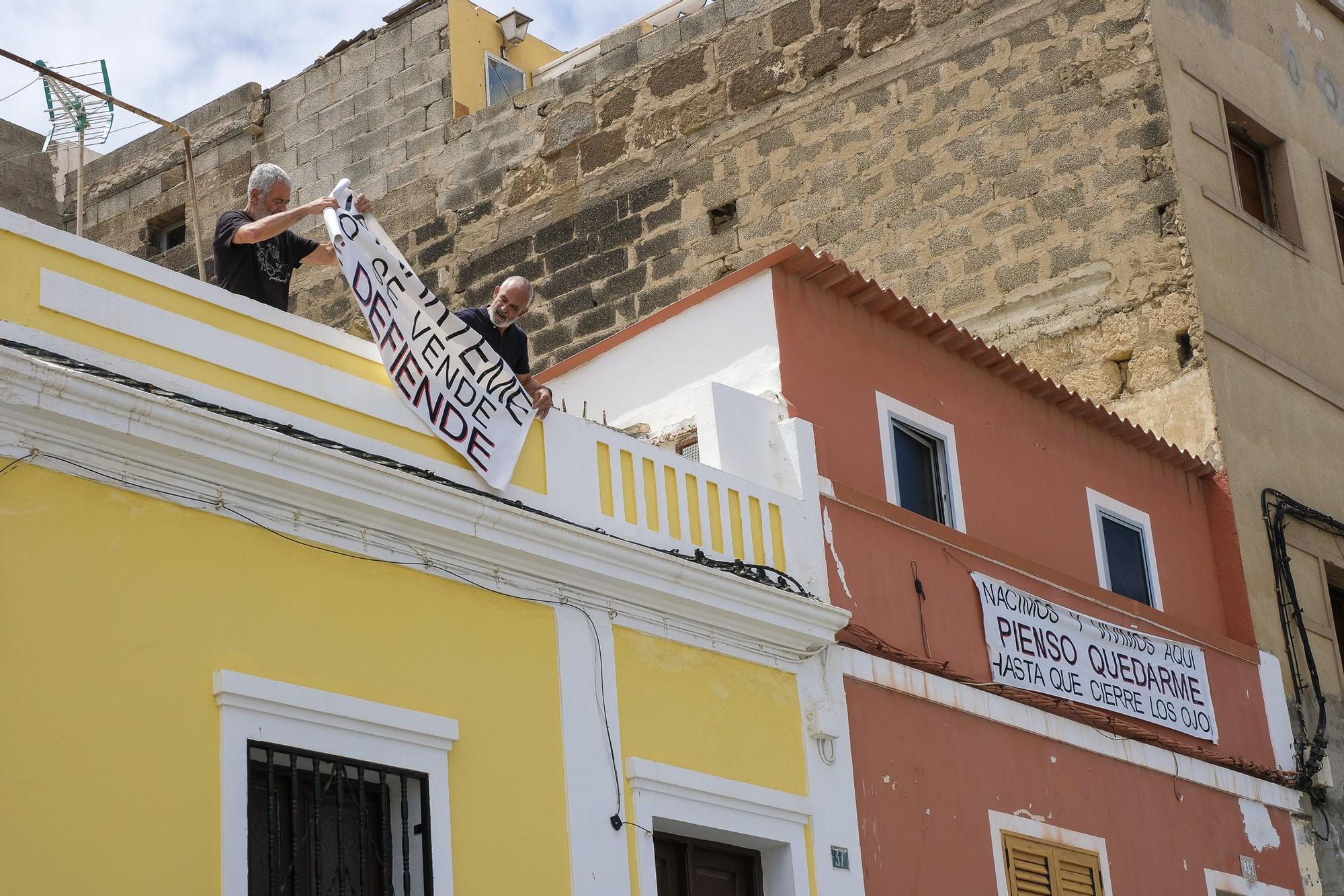 Vecinos de Guanarteme cuelgan pancartas de "Guanarteme no se vende, se defiende"