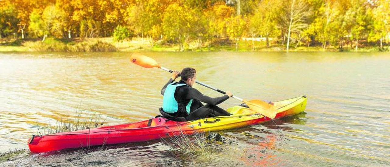 A Sant Pere Pescador s’ha programat per aquest mes una activitat relacionada amb el caiac al riu Fluvià. | AJUNTAMENT DE ROSES