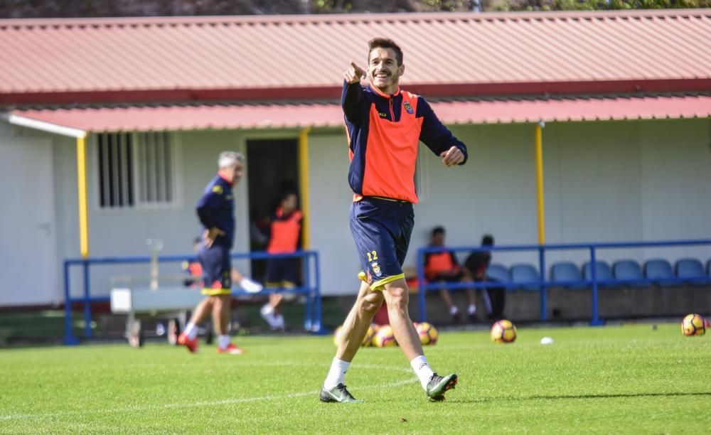 Entrenamiento UD Las Palmas en Barranco Seco ...