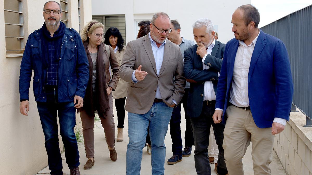 Encuentro del diputado Mascarell con alcaldes y alcaldesas de la Hoya.