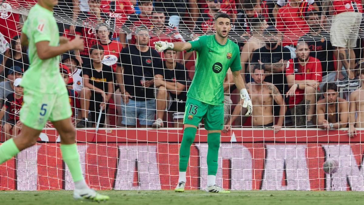 Joan Garcia, durante su debut oficial con el Barça