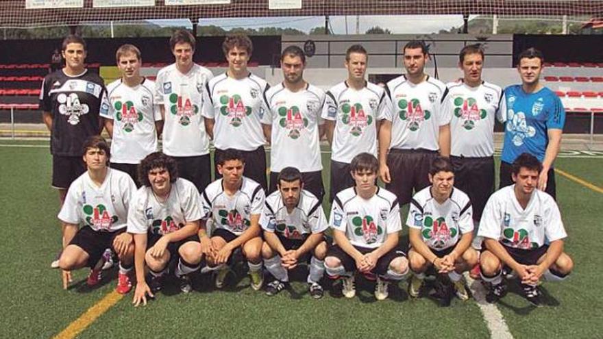 Formación del Arenas del Sella que participó en el partido de confraternización.