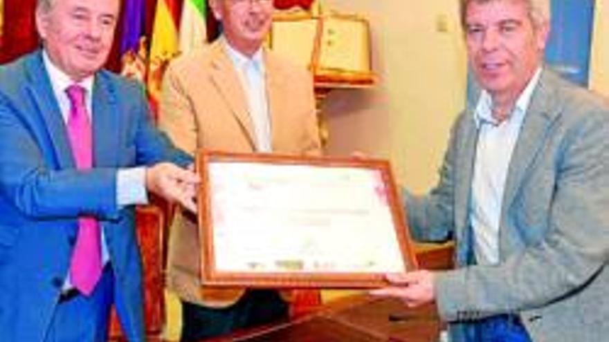 Bodegas Robles recibe tres premios en &#039;EcoRacimo 2014&#039;