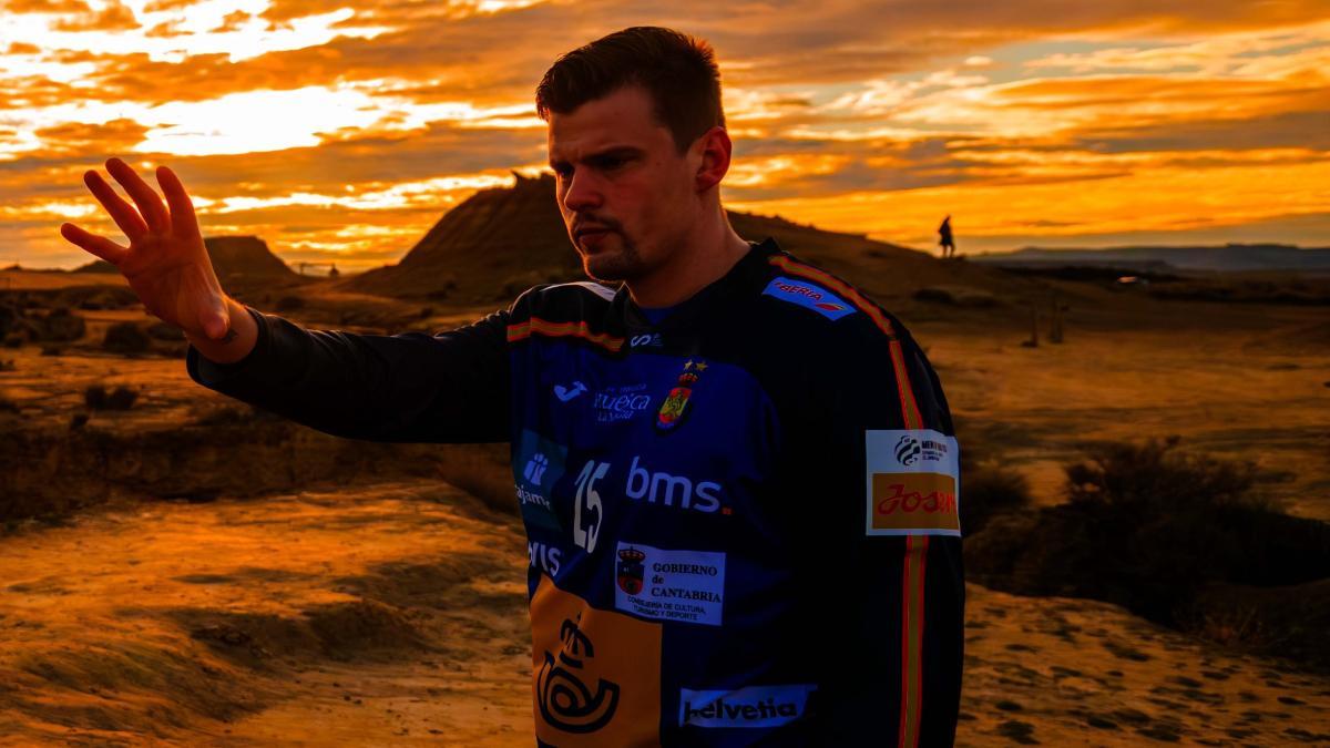 Sergey Hernández, en la sesión de fotos oficial de la Federación