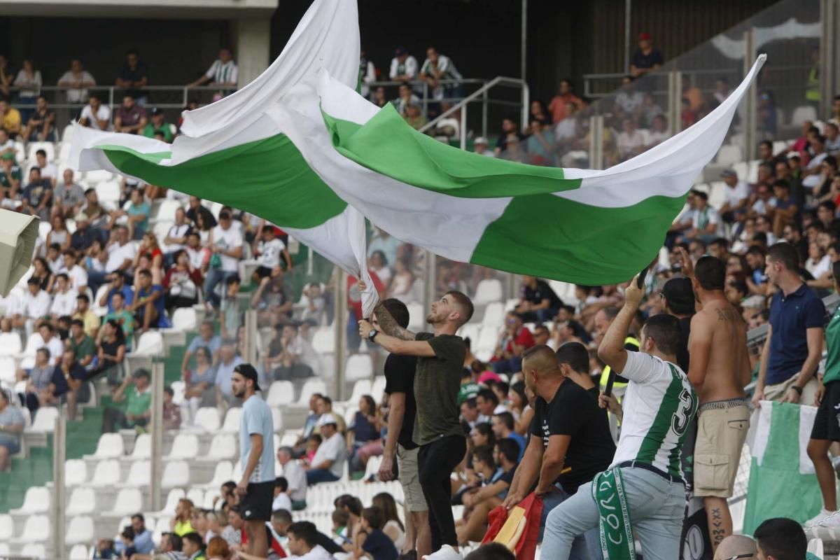 Los aficionados en el Arcángel