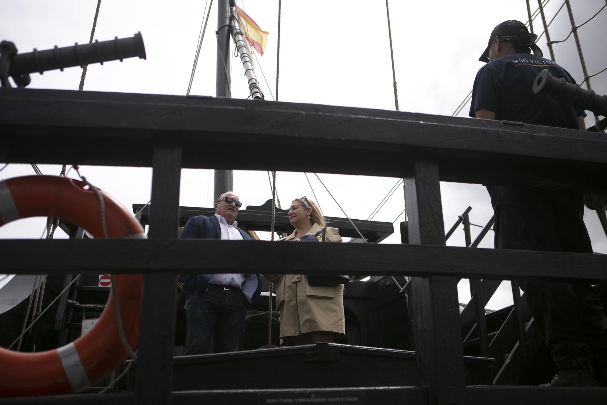 La nao "Victoria" atraca en el puerto de Avilés