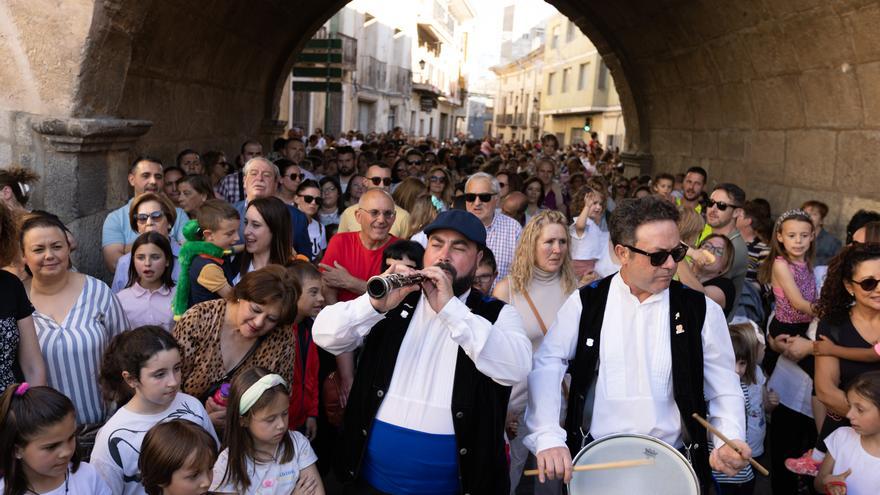 El Tío de la Pita en Caravaca anuncia la llegada de las Fiestas en honor a la Vera Cruz