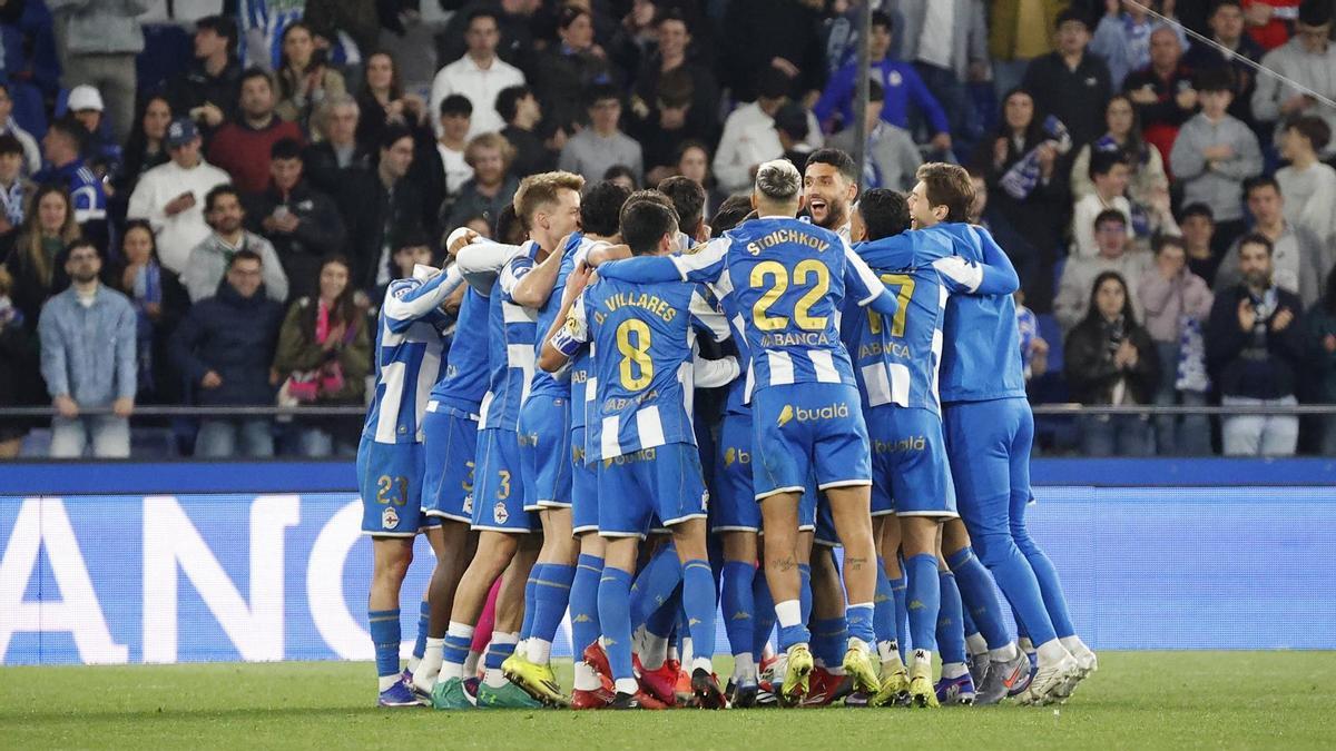 Riazor vuelve a rugir y se entona para la decisiva recta final de temporada del Deportivo