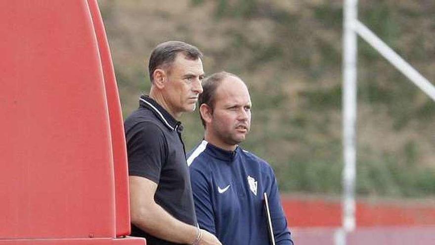 Javi López, junto a José Alberto, en un entrenamiento en Mareo.