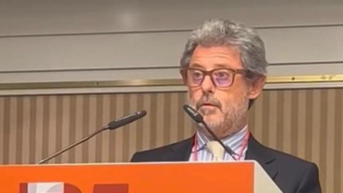 Jordi Roselló, del grupo Roxa, recibe la Medalla de Oro del Colegio de Economistas de Balears