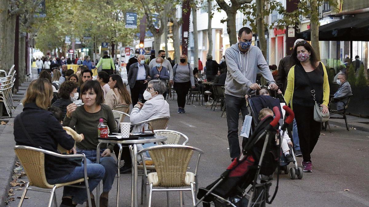 Ambiente de terrazas el lunes en el centro de Sabadell.