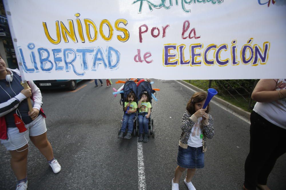 Los padres insisten en que se paralice el decreto y reclaman poder elegir la lengua vehicular en la que aprendan sus hijos