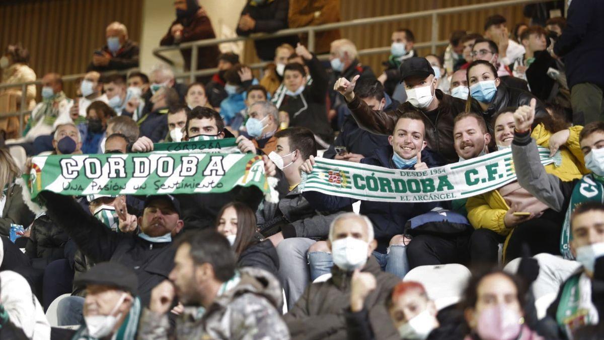 Aficionados del Córdoba CF en una imagen de archivo.