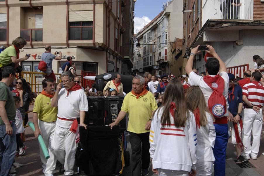 Los toros hinchables llenaron las calles