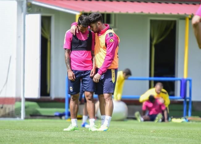 Entrenamiento de la UD LAS PALMAS en Barranco ...